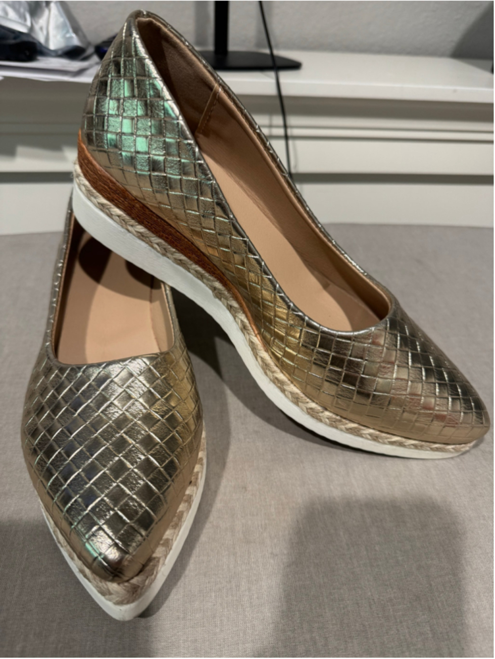 Unbranded Gold Woven platform Flats with Rubber Espadrille 11/43 White Sole